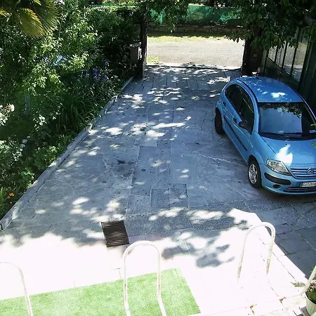 فندق مبيت وإفطار B&B Madonna Della Neve 3*