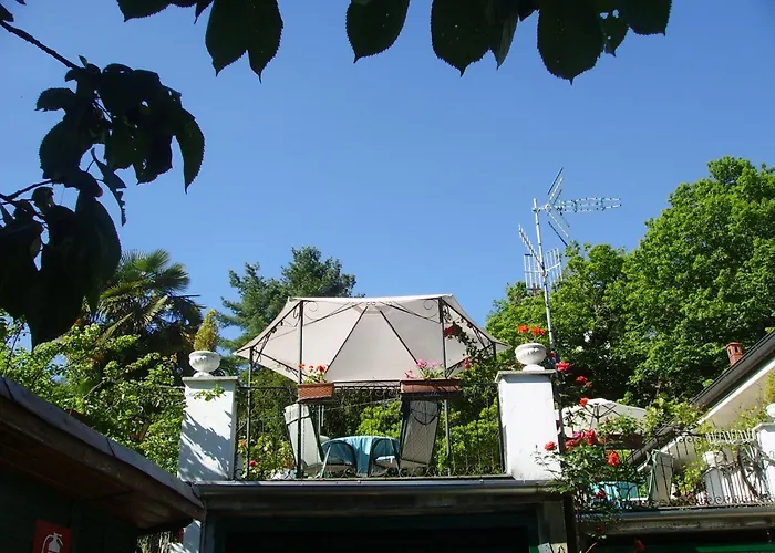 Oda ve Kahvaltı Madonna Della Neve Stresa